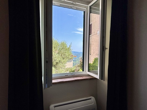 Camera 3, la vista dalla finestra